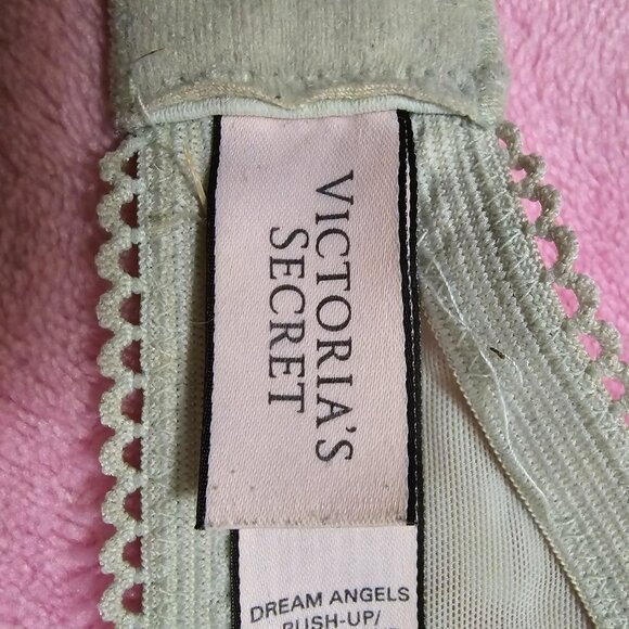 3 Victoria's Secret bras 34DD - Picture 8 of 13